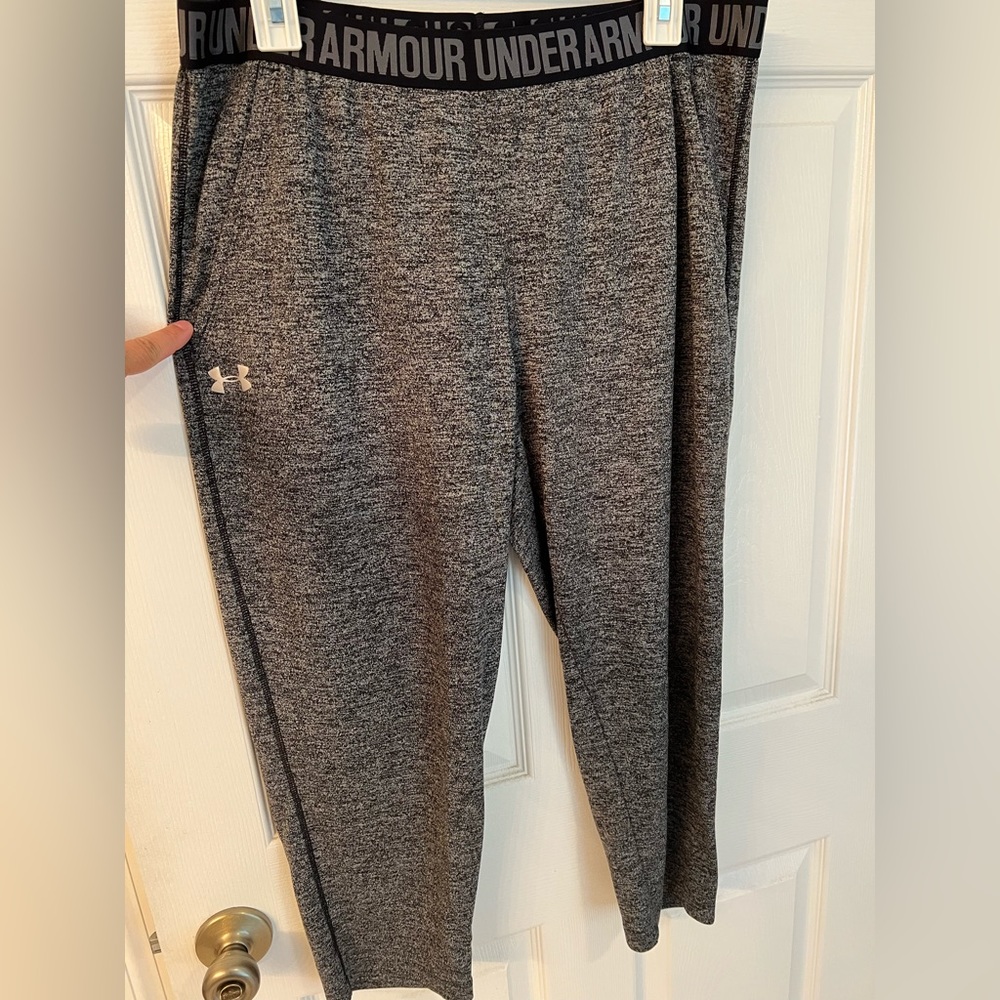 Under Armour silky loose heatgear pants with pockets L